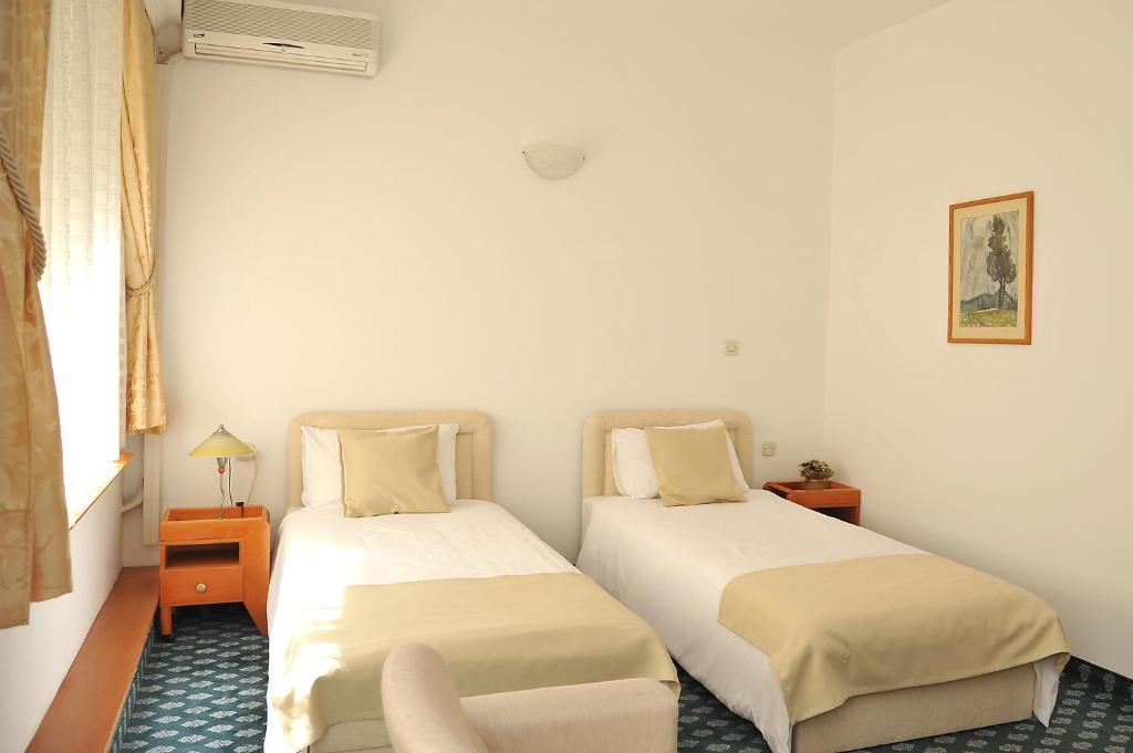 Hotel Residence Inn Skopje Room photo